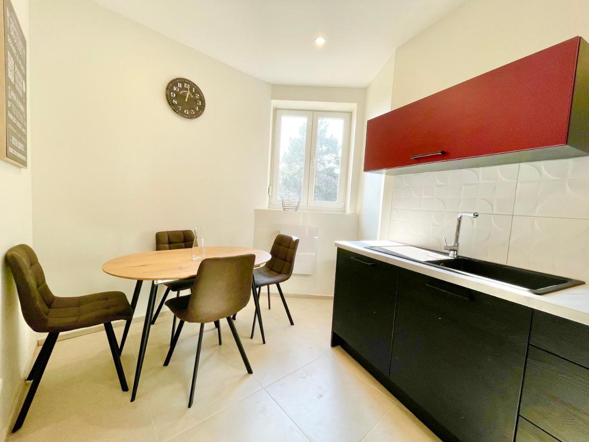 Appartement - Deluxe - Lumineux - Stationnement Gratuit Et Facile Dans La Rue *